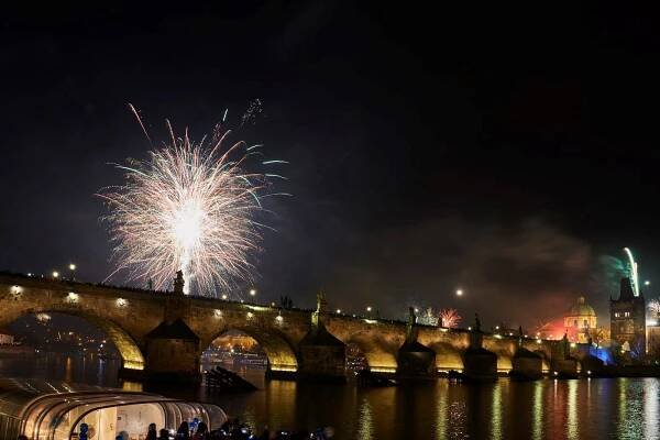 Silvestrovská plavba na lodi Agnes de Bohemia | Prague-Boats.cz