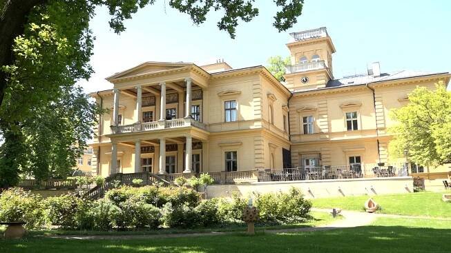 Jako na italském předměstí. Kolem honosné Lannovy vily chodila smetánka do Stromovky - Novinky