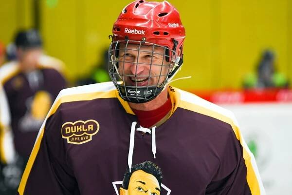 HC Dukla Jihlava – Dominik Hašek přijel do Jihlavy. S Duklou jednal o možné spolupráci