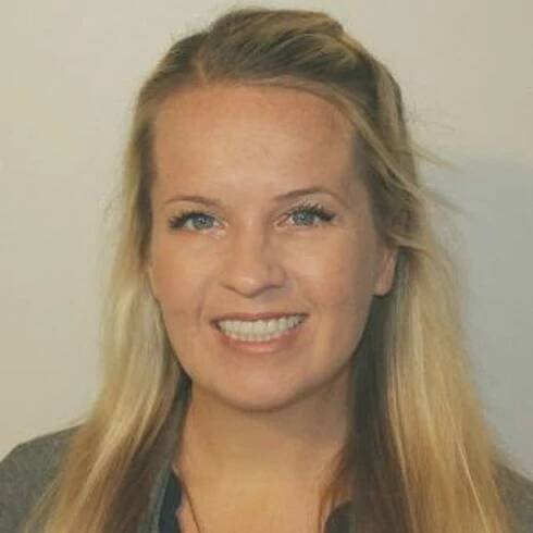 Headshot of Holly Johnson
