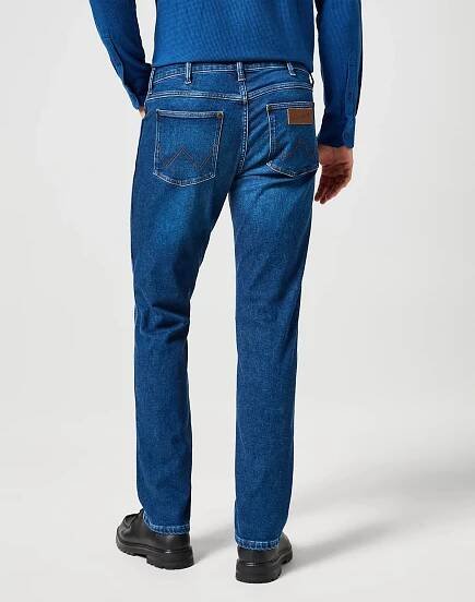 Pánské džíny WRANGLER Greensboro klasicky modré-seprané | EXE JEANS | Specialisté na džíny Mustang, Cross, Mavi a další