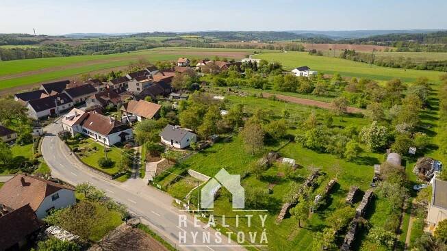Prodej pozemku vhodného pro bydlení, sítě u hranice pozemku, CP 1 020 m2 - obec Bukovice | Reality.iDNES.cz 