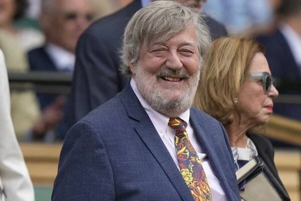 Britský herec Stephen Fry podporí medzinárodné fórum o duševnom zdraví na Ukrajine