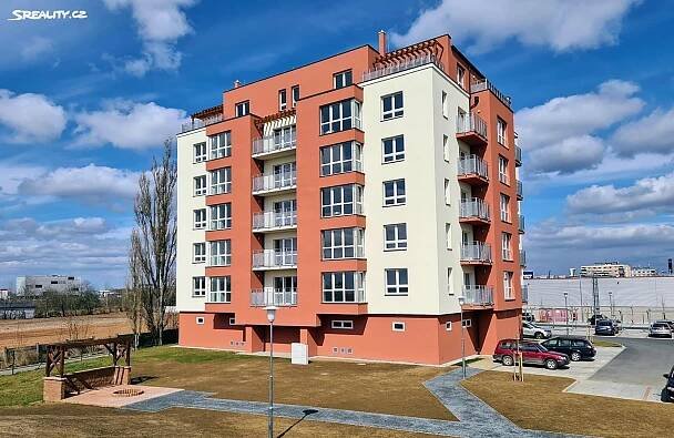 Pronájem bytu 1+kk 45 m², U Borských kasáren, Plzeň - Jižní Předměstí