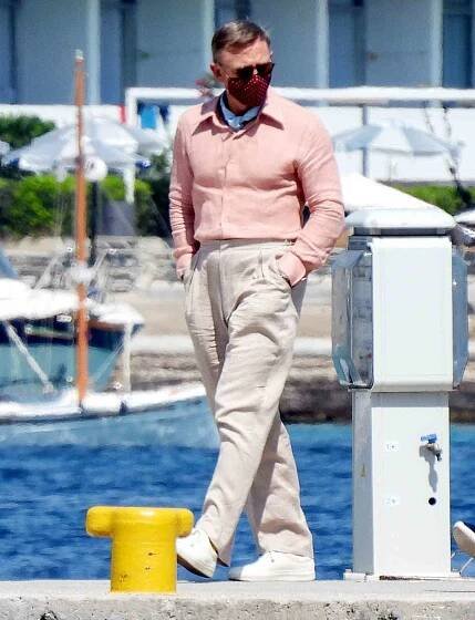 Daniel Craig, Kate Hudson, Dave Bautista And Madelyn Cline Seen On The Set Of Knives Out2 In Greece
