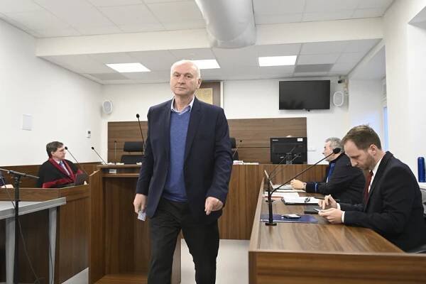Ředitel společnosti Energoaqua u soudu v případu otravy Bečvy odmítl vinu - Za živou Bečvu