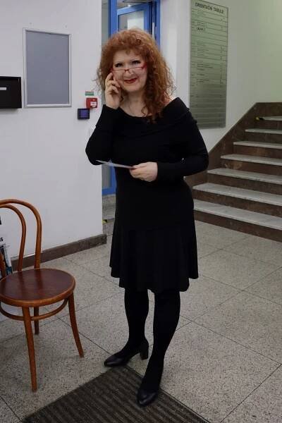 Jaroslava Kretschmerová na pohřbu Synkové (†80): Mobil jako notýsek na parádu!