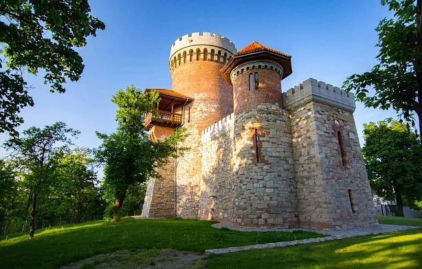 Dracula Castle Tour from Bucharest, Romania