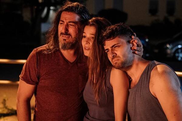 Deutscher - Tage wie diese - Z filmu - Erdal Gürcü, Lara Aylin Winkler, Volkan Isbert