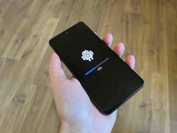 Rozlučte se s vlastními ROM, One UI 8 ruší zásadní možnost systému Android
