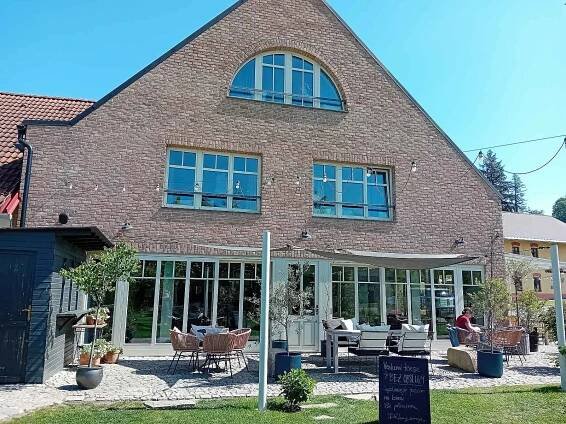 Venkovský hotel Ráj na zemi. 23. ledna 2021 na Hukvaldech.
