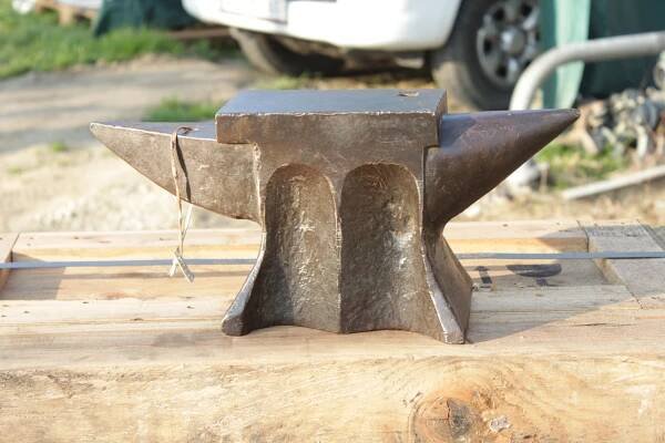 sold end 2020 / 2021 - blacksmith anvils paradise by Emerald Koch
