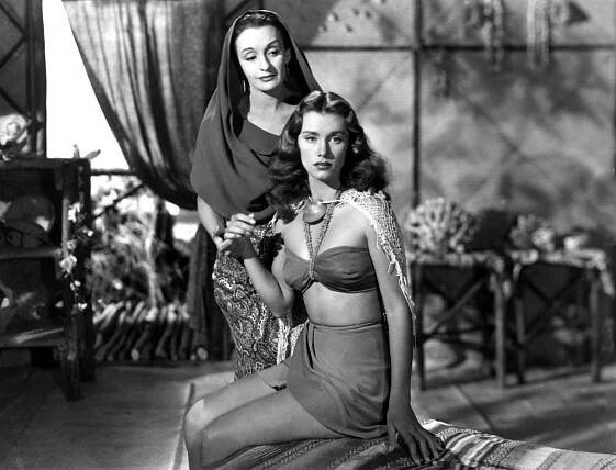 Tarzan and the Mermaids (1948) | Recenze - Uživatelské | ČSFD.cz