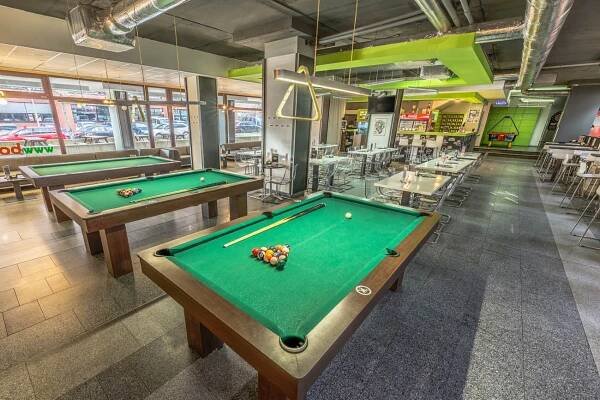 BOWLING & Billiard Dejvice • Sportovištěv Praze • HobbyLiga.cz
