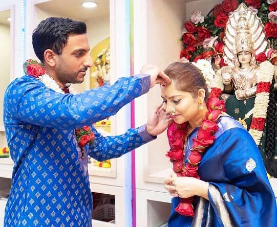 Lovely pictures from Marathi actress Sonalee Kulkarni’s intimate wedding ceremony