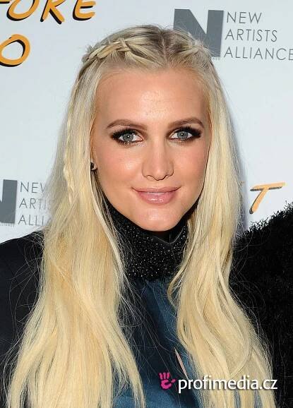 Ashlee Simpson - celebrity účes - HappyHair