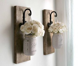 This listing is for 1 SET of 2 rustic mason jars wall sconces. These wall sconces are a great addition to your rustic home decor ! These sets are perfect for any wall in your home, sure to add color t Home Décor Accessories, Handmade Home Décor, Farmhouse Wall Decor, Rustic Decor, Rustic Bedroom, Home Decor Accessories