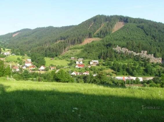Přírodní vyhlídka nad Lidečkem ( z úbočí Stráže 619.5 m)