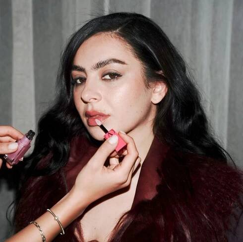 Charli XCX on Chaotic Makeup, Chic Eye Bags, and the Lip Gloss That Feels Like ‘Party 4 U’