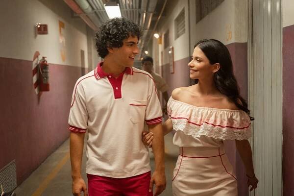 Acapulco - Láska bláznivá - Z filmu - Enrique Arrizon, Camila Perez