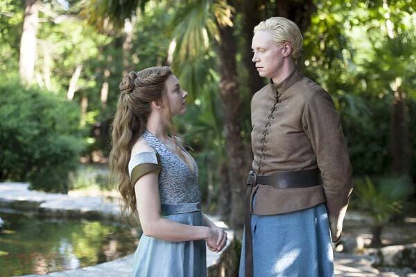 Hra o trůny - Série 4 - Dva meče - Z filmu - Natalie Dormer, Gwendoline Christie