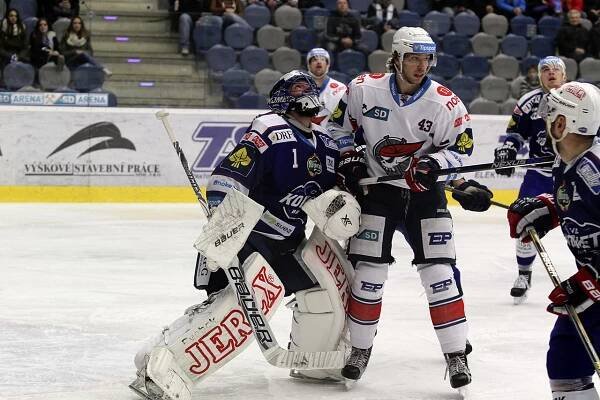 Piráti Chomutov » Předkolová série se stěhuje do Brna. Přivezou si Piráti z ledu Komety postup do čtvrtfinále?