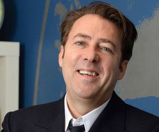 Jonathan Ross Biography - Childhood, Life Achievements & Timeline
