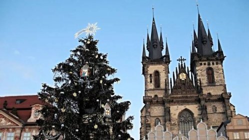 Netradiční vánoční zvyky u nás a ve světě: Kyselé okurky na stromečku či bruslení do kostela - Seznam Médium