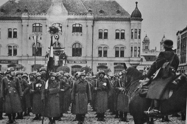 Československá republika po Mnichovu? Rychle se měnila, k Židům byla nelítostná