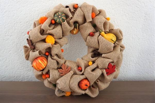 Podzimní věnec z jutové stuhy - DIY by Hanka