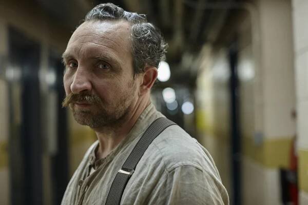 River - Promo - Eddie Marsan