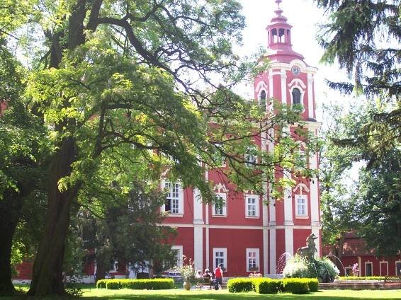 Zámek Dětenice a středověká dobová krčma – tip na výlet | Vyletnik.cz
