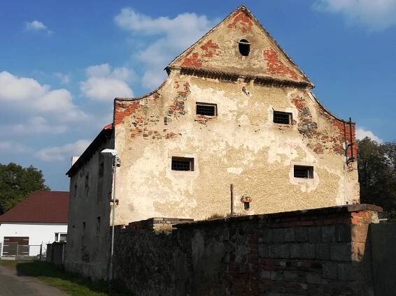 Soubor:Sýpka Zlenice.jpg