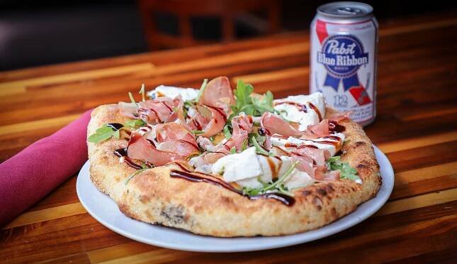 PB&J: Pizza Beer & Jukebox