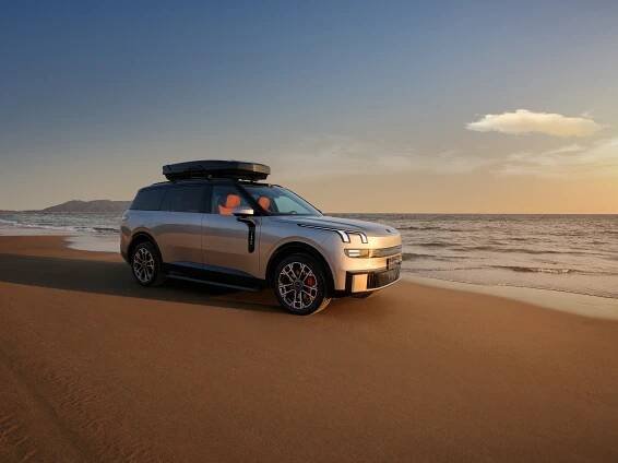 China's 3-row 872hp SUV would destroy the EU/US market: $40K Lynk & Co 900 PHEV | Electrek