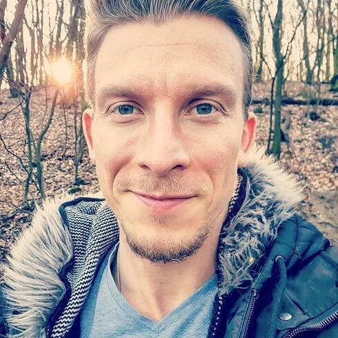 Násilník z Ordinace má nového pejska: Zachránil ho přímo ze silnice!