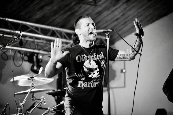 Letní zastavení s kapelou Premier: „Všechna naše období měla svá opodstatnění,“ říká frontman Jarda Bobowski - Jakub Malovaný Publicista