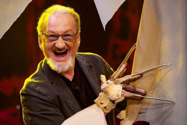 That Time Robert Englund Brought a Robotic Nightmare to Season 3 of Sliders