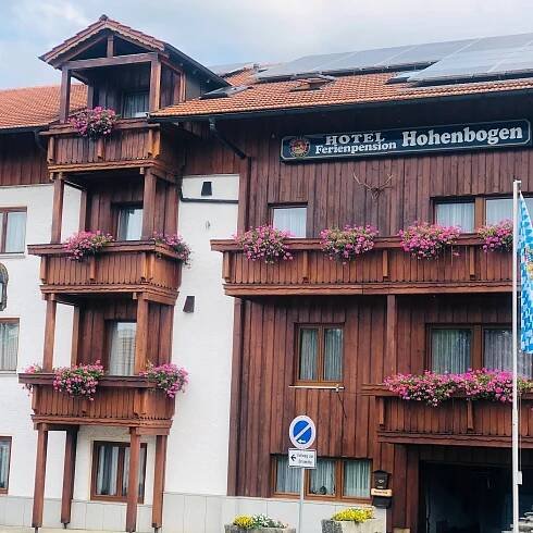 FERIENHOTEL HOHENBOGEN - Prices & Hotel Reviews (Neukirchen beim Heiligen Blut, Germany)
