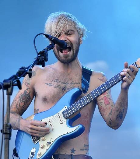 File:13-06-07 RaR Biffy Clyro Simon Neil 02.jpg - Wikipedia