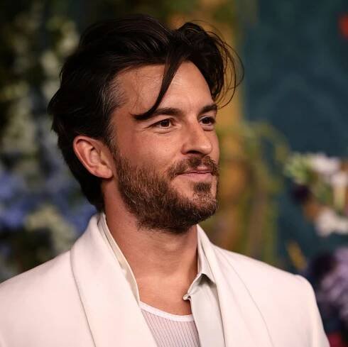 Jonathan Bailey’s Complete Dating History