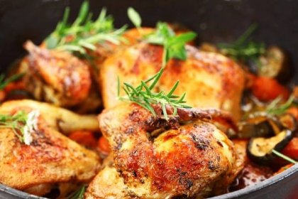 Recept : Kuře na bylinkách pečené se zeleninou