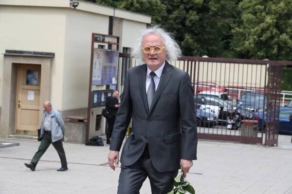 Pohřeb šéfa Ypsilonky Jana Schmida (†87): Rozloučení ve Strašnicích