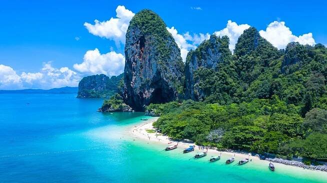 Pláž Ao Nang v Krabi, Thajsko