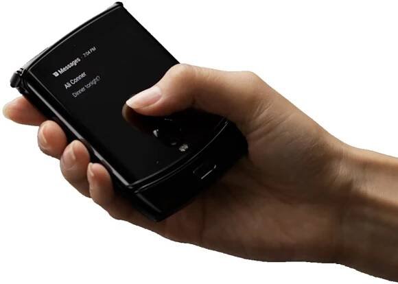 Mobilní telefon Motorola Razr eSIM (PAHT0040SK) zlatý | DATART