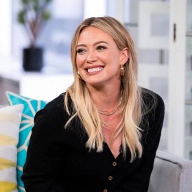 Hilary Duff Debuts ‘Lizzie McGuire’ Bangs for the Reboot — Photo