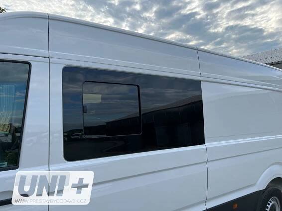 Boční posuvné okno Carbest tónované – VW Crafter / MAN TGE | levé