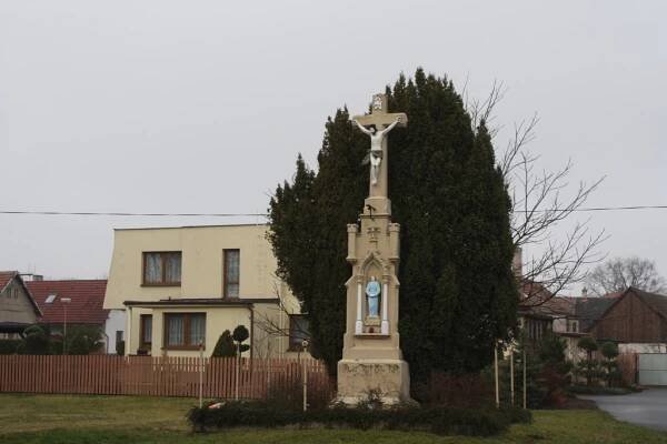 Běrunice, pětilístek obcí na hranici okresu i kraje