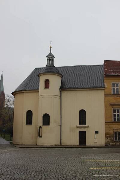 Soubor:Opava, kostel svaté Alžběty (1).jpg – Wikipedie