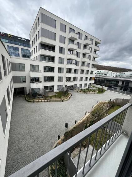 Pronájem bytu 1+kk • 27 m² bez realitky